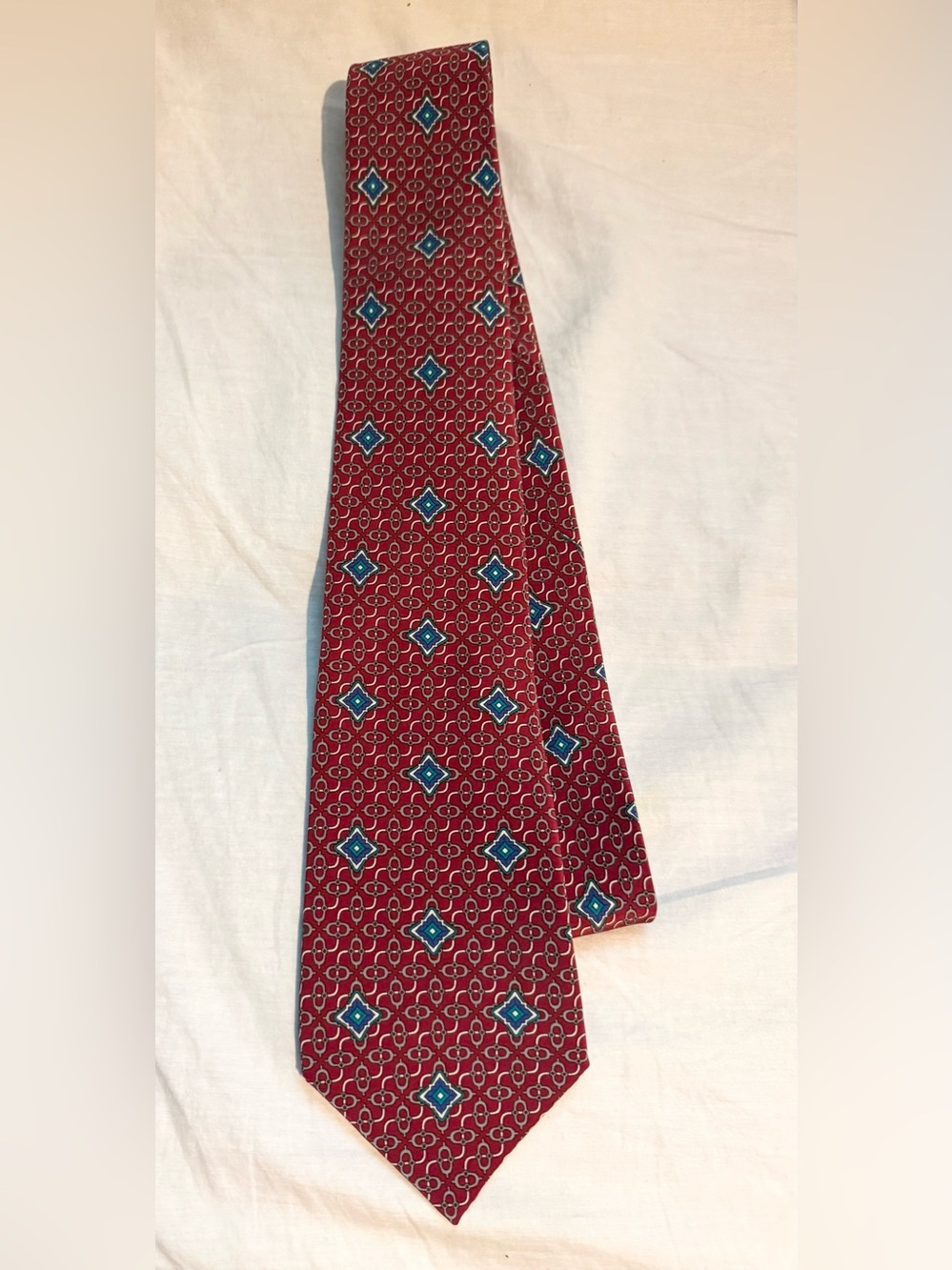 Chloe’ EUC 100% silk tie